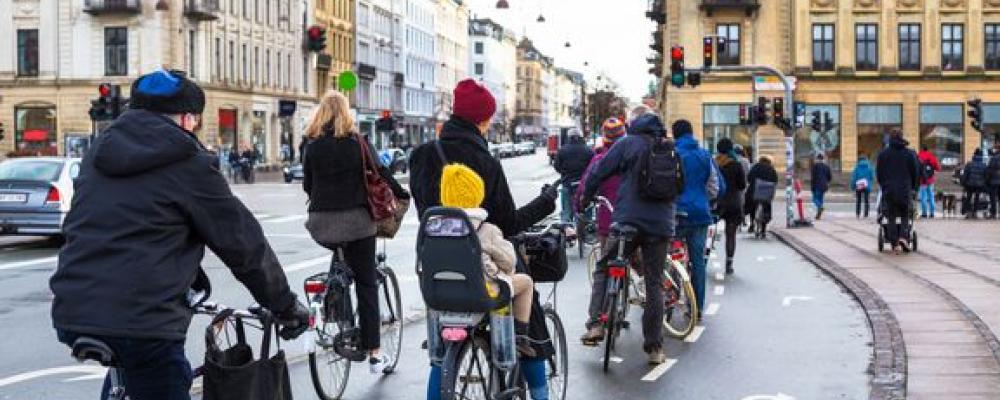 Ett av huvudmålen med 15-minutersstaden är att minska biltrafiken. I Köpenhamn har cyklismen ökat kraftigt senaste åren. TT Bild TT