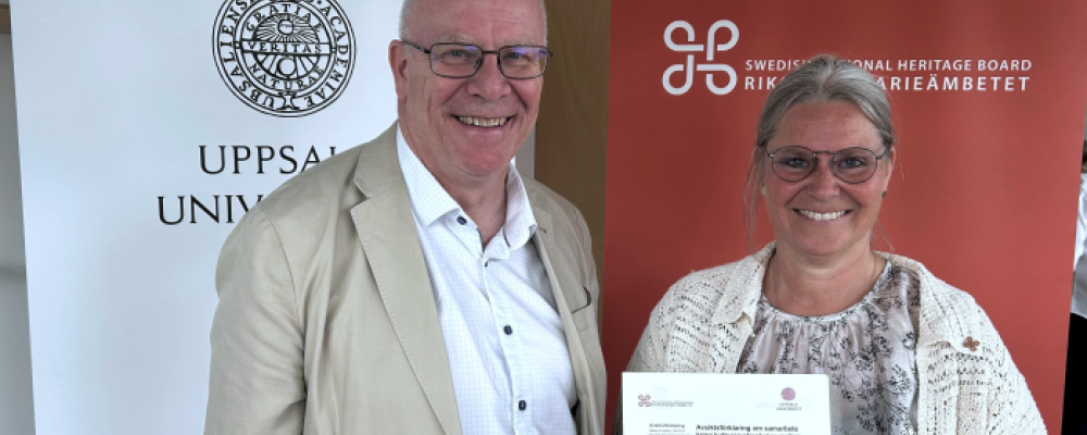 De som undertecknar samarbetet är rektor Anders Hagfeldt och riksantikvarie Susanne Thedéen. Anders Hagfeldt är rektor för Uppsala universitet, som firar 550-årsjubileum nästa år, och Susanne Thedéen är chef över Riksantikvarieämbetet, som med sina 396 år är en av Sveriges äldsta myndigheter. Fotograf/Källa: Wenche Solberg (CC BY-NC-ND)
