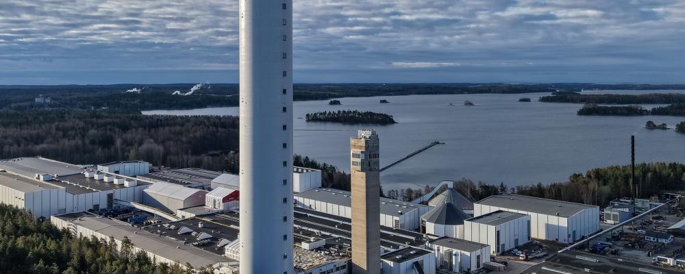 Tornet byggdes för att öka kapaciteten för produktion av högspänningskablar genom en vertikal vulkaniseringsprocess. Foto: Teemu Kiiskinen