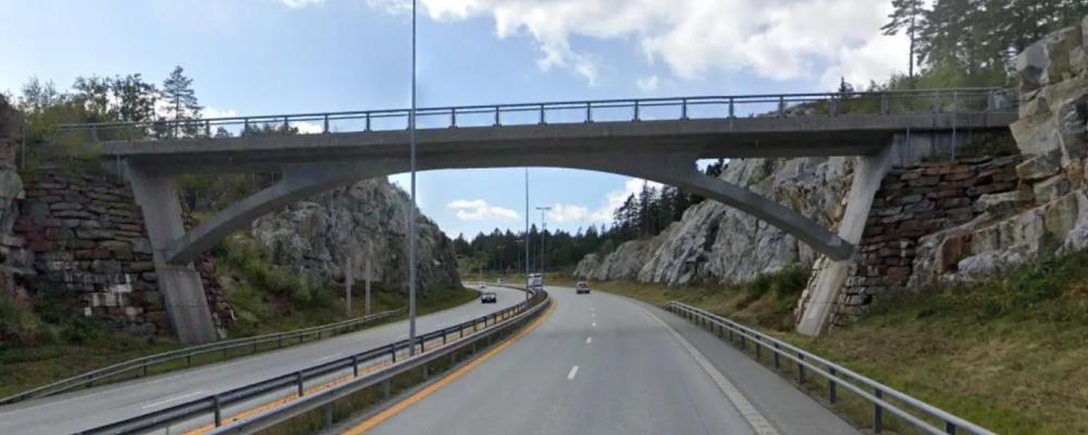 Trafiken i norska Bellevue kommer efter ombyggnaden att gå på tre nivåer: motorväg på bro, stadsgator under och industrijärnväg längst ned. Symbolbild. Foto: Ramboll