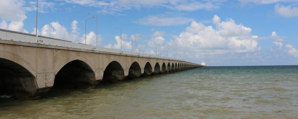 Öresundsbron invigdes år 2000 och har sedan dess blivit en central del av den gränsöverskridande infrastrukturen mellan Danmark och Sverige.Foto: Tulip Sunflower/Unsplash