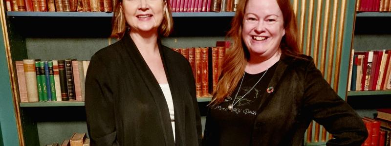 Cecilia Fredholm Vaarning, Chef Hållbara affärer på Stena Fastigheter (t.v.) tar hjälp av rymdföretaget I.S.A.A.C. och rymddesigner Cecilia Hertz (t.h.) för att skapa framtidens boende. Foto:  Stena Fastigheter