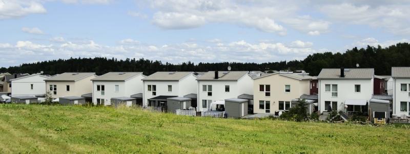Annika af Klercker / TT: Försäljningen av tomter på Hemnet har rasat med 60 procent årets första månader. Arkivbild.
