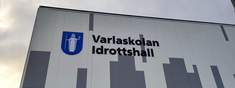Idrottshallen är tänkt att skapa möjligheter för fler idrotter samt att lokalerna ska kunna samnyttjas och användas utanför skoltid. Bild: Flodéns Bygg
