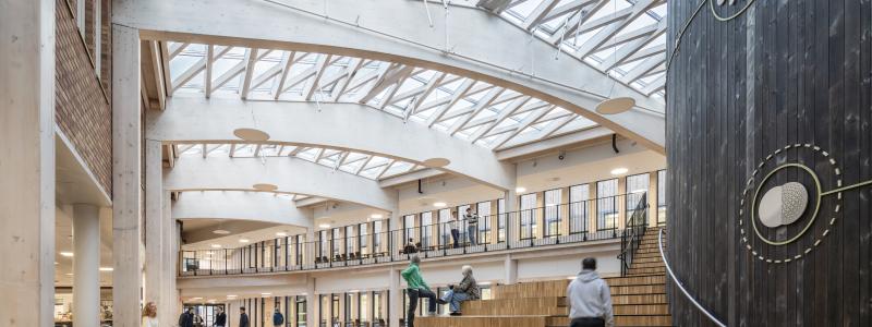 Førde vgs atrium. Kreditering:
Hundven-Clements Photography