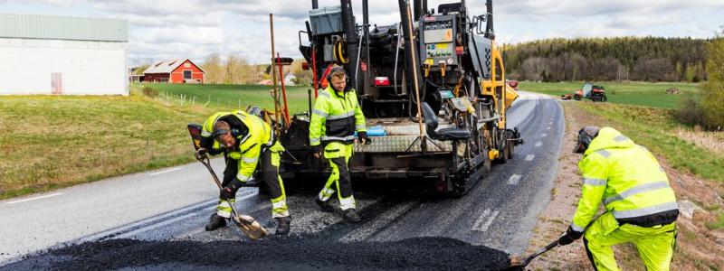 Arbetsmiljön för asfaltsläggare är komplex och innebär flera olika risker.Foto:  Scandinav