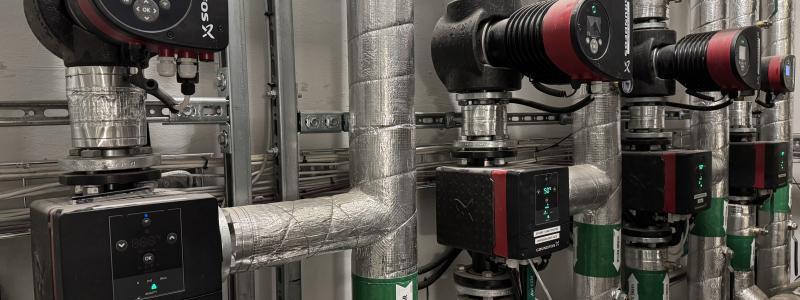 MIXIT är en kompakt lösning bestående av endast två delar: MIXIT och en pump. Detta minskar risken för fel och gör installationen både enklare och mer överskådlig. Pressbild: Grundfos