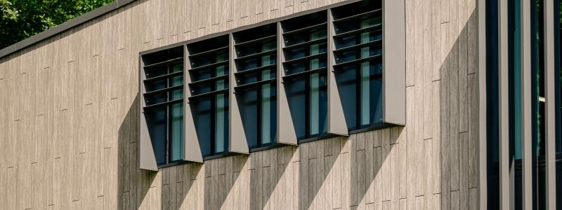 – Vi har länge fascinerats av hur trä kan ge byggnader värme och liv som andra material inte kan på samma sätt, säger Allan Lindboe. Foto: Rockpanel