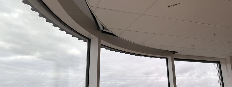 Akustiska undertak från Rockfon har installerats i både laboratorier, kontor och restaurangmiljöer i Alfa Lavals nya kontor – Separatorn 1.

Bildrättigheter: Rockfon