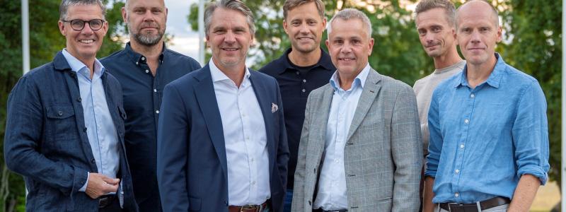 ByggPartnerGruppens nya koncernledning består av, från vänster: Sture Nilsson, Peter Gustafsson, Göran Lundström, Erik Foberg, Roger Käller, Johan Karlsson, David Grimheden. Foto: ByggPartnerGruppen