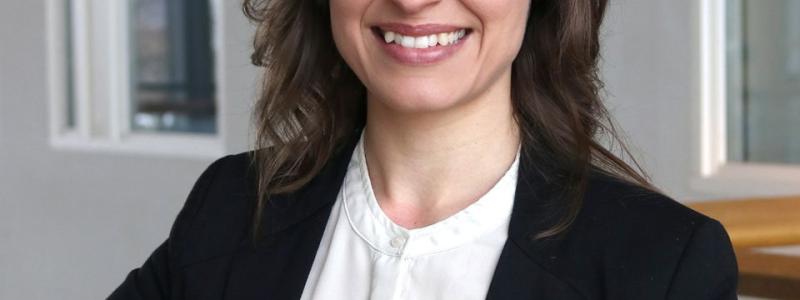 Carolina Costa, Mittuniversitetet är mottagare av Young Researcher's Award från Stiftelsen Gunnar Sundblads forskningsfond 2025. Pressbild: Skogsindustrierna