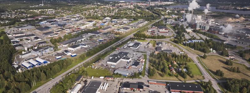 Ansökan om bygglov för ett McDonalds på BackCity har beviljats av Samhällsbyggnadsnämnden. Restaurangen kommer att placeras på bortre delen av Willys nuvarande parkering, till vänster i bild. Foto: Maria Fäldt