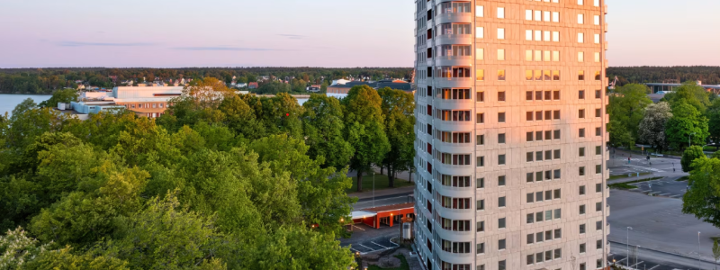 Elisabeths Port är 16 våningar högt och har en gemensamhetslokal högst upp i huset. Foto: Peter Bartholdsson