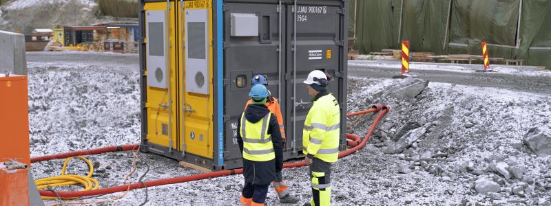 Den största utmaningen under bygget av motorvägen E18 är att det elnät som finns på plats inte är tillräckligt för att täcka det höga energibehovet. Foto: Atlas Copco