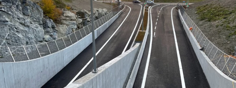 Sedan byggstarten 2016 har det sprängts ut ca 6 900 000 kubikmeter berg vilket motsvarar volymen på 12 Globen. Foto: Trafikverket