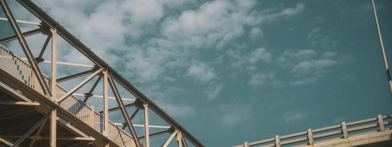 Målet är att stärka gruppens kompetens inom till exempel bygg- och projektledning, projekteringsledning och strategisk rådgivning. Foto: Yang Zhen/Unsplash