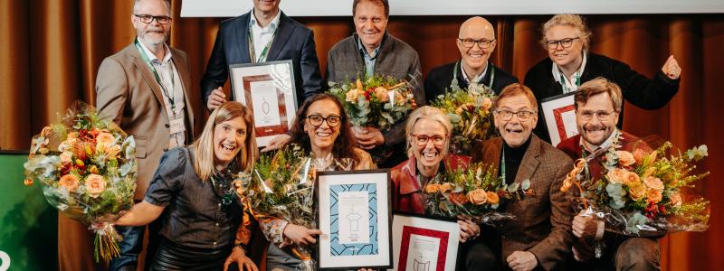 På GarBo-dagen 2026 delades utmärkelserna Årets initiativ, Årets branschsamarbete och Årets nollfelsaktör 2025 ut. På bilden vinnarna NFSB Nätverk för seriösa byggare, Projektet Robust egendomsskydd och LB-Hus. Foto: Linda Eliasson