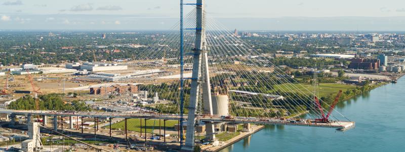 Gordie Howe International Bridge sedd från den amerikanska sidan.