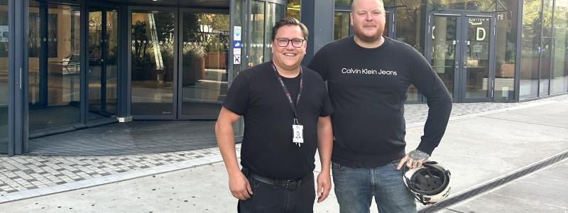 Mathias Persson, RT Bygg och Joel Axelsson, RSA-gruppen utanför Entré i Malmö centrum. Pressbild: RSA Gruppen