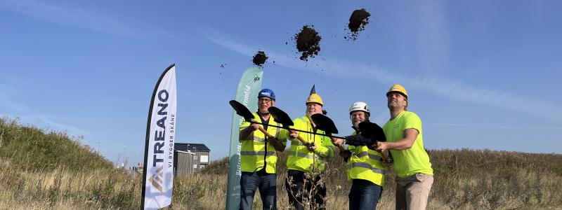 Returums andra etapp. På Plats var Treano Bygg AB och Renhållningen Kristianstad. Från vänster: Anders Servin, Ulf Börkell, Marcus Dalén, Johan Karlsvärd. Foto: Erika Tarestad, Renhållningen Kristianstad