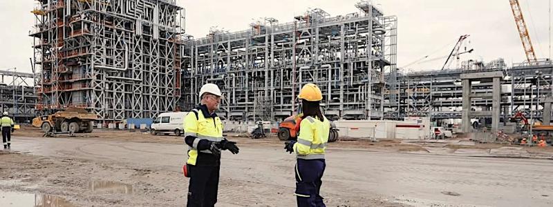 Under byggets toppskede engageras uppemot 2 500 arbetare på plats, och när anläggningen är i drift väntas den skapa cirka 450 fasta arbetstillfällen utöver tusentals arbetstillfällen under byggperioden.  Foto: Ineos projekt ONE