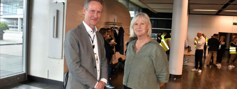 Johan Bill, Direktör Projekt, Swedavia AB tillsammans med Ulrika Dolietis, vd Håll Nollan, deltog i Swedavias och Håll Nollans säkerhetspush på Stockholm Arlanda Airport den 19 september. Foto: Swedavia
