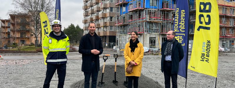 Byggnationen av Uppsalas nya Multihus är nu officiellt igång. Under onsdagen sattes spaden i﻿ marken för Uppsalas nya Multihus i den nya stadsdelen Rosendal. JSB Construction AB står som totalentreprenör för projektet och beställare är Uppsala kommun. Foto: JSB