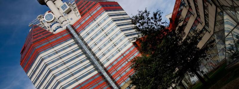 När Vasakronan renoverar ett av kontorsplanen i Läppstiftet står Ryds Glas för glasentreprenaden. Foto: Fotoakuten