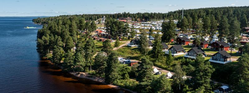 Camping- och stugbyn Leksand Strand byggs ut med ytterligare 15 året-runt-stugor. Foto: Leksand Resort