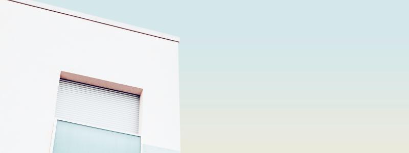 Närbild bostadshus. Foto: Michele Tardivo / Unsplash