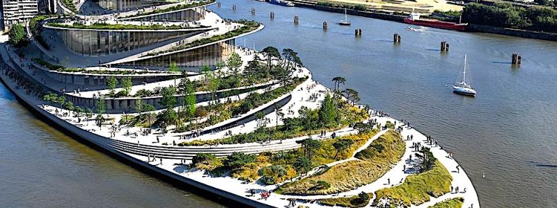 Projektet är ett av de mest omfattande kulturbyggena i Hamburg på flera decennier och innebär både arkitektoniska ambitioner och betydande ekonomiska åtaganden. Samtidigt pekar kritiker på risker kopplade till långa tidplaner, kostnadsökningar och osäkerheter kring framtida driftkostnader. Bild: BIG & Yanis Amasri Sierra, Madrid, Spain