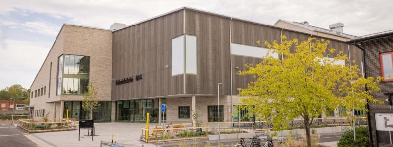 Nya Gottsundaskolan och allaktivitetshus är vinnare av Årets bygge 2025 i kategorin samhällsfastigheter (foto: Lilla Produktionsbolaget)