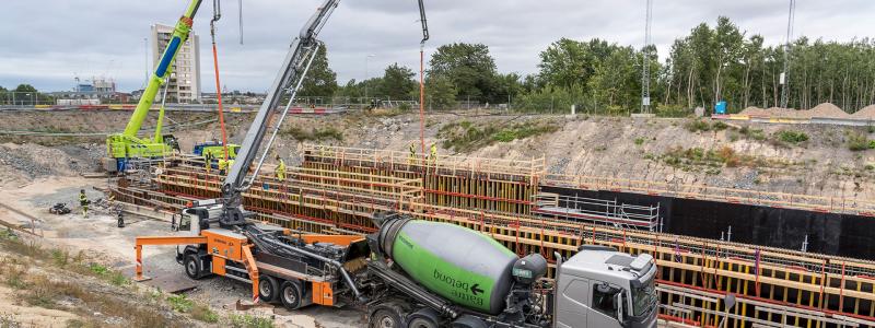 Betongbranschen har ett tufft tidsschema att hålla. Senast 2045 ska all betong som tillverkas i Sverige vara klimatneutral. 
FOTO: Skanska