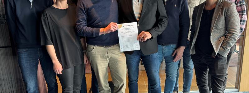 Partneringdeklaration undertecknad fär bygge av Alafors skolan. Pressbild: GBJ Bygg AB