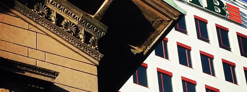 FOJAB ritar P-huset Hyllieäng i Malmö som får en fasad gjord av skärskelett, överblivna plåtar från värmeväxlare och kasserat glas. Foto: FOJAB