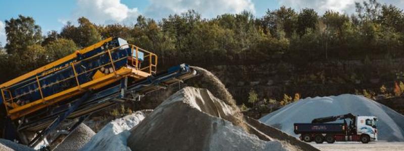 Bergmaterialindustrin ska få handbok för att producera cirkulära ballastprodukter. Foto: SBMI