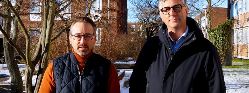 Roger Tofft, vd PropTech Sweden och Jonas Stark, affärsutvecklingschef MKB Fastighets AB är glada över att det är så många bolag som vill vara med och skapa framtidens boende och bidra till en enklare vardag för MKBs kunder. Foto: MKB