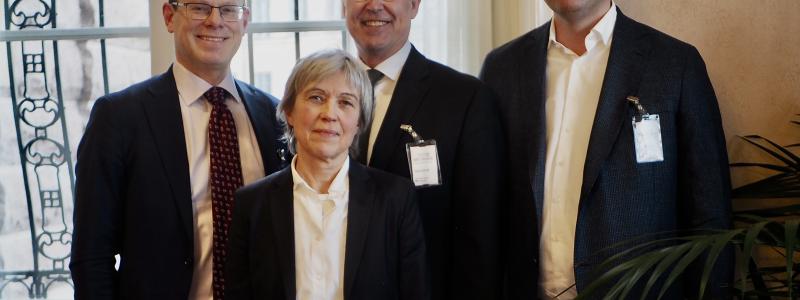 Från vänster i bild: Erik Thornström från Energiföretagen, Lotta Bångens från Energieffektiviseringsföretagen, Anders Borg fd. finansminister och Geir Thomas Fossum från Beijer Byggmaterial.