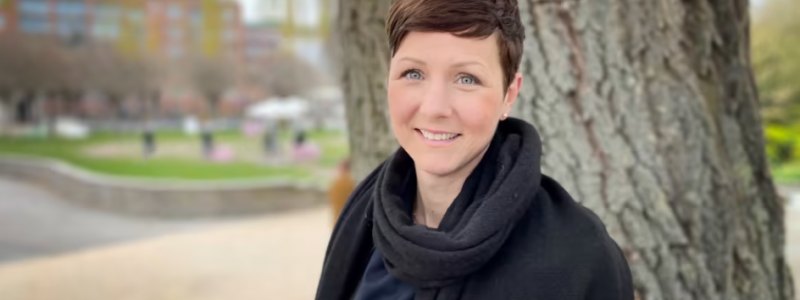 Stina Eriksson är arkitekt på FOJAB med stor kunskap om träbyggnation. Foto: FOJAB