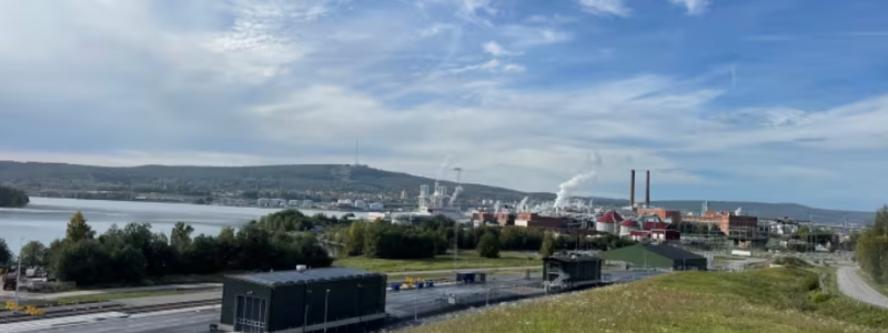 Vid de många sprängningarna under projektet har elektroniska kapslar använts för att kunna styra borrhålen i detalj och på så sätt få kontroll över de vibrationer som sker. Fotograf: Thomas Jönsson.