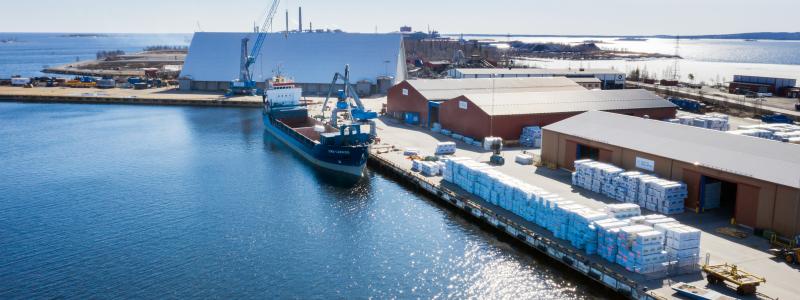 Kommunfullmäktige har beslutat att en ny kaj kan börja byggas vid Port of Skellefteå. Foto: Skellefteå kommun/unsplash