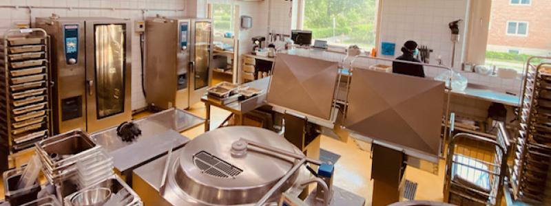 Skolkök är energikrävande, men det finns mycket att göra för att effektivisera energiförbrukningen. Bild: Stuns