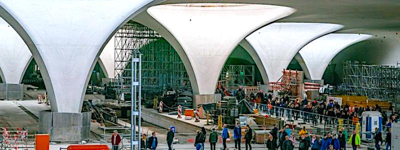 Öppet hus i den underjordiska stationen för intresserad allmänhet under påsken 2024. Foto: Stuttgart 21-projektet, kredit: Thomas Niedermüller