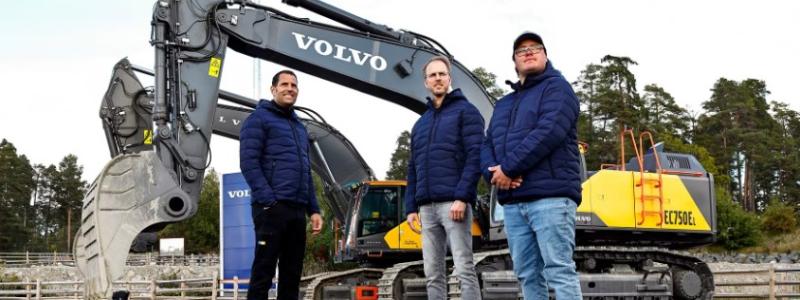 Team Swecon Sverige
Lagledare Rickard Gerdlöf med förarna och finalisterna Pontus Eriksson och Anton Sjödoff.
Pressfoto Peter Holgersson