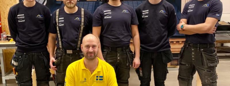 Det blev en spännande tävling i plåtslageri på Bråvallagymnasiet i Norrköping i fredags. Målet var att hitta den bästa plåtslagaren bland de sex tävlande. Vinnaren får representera Sverige i EuroSkills i Gdansk i september. Foto: Tomas Skagerlind