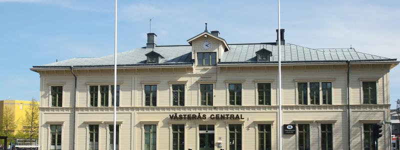 Västerås nuvarande stationshus förvaltas och ägs i dag av VCAB – ett bolag som ägs till 49 % av Västerås stad och till 51 % av Jernhusen. . Foto: Mostphotos
