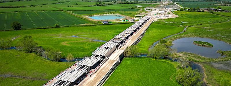 Viadukten, som är belägen nära Aylesbury i Buckinghamshire, är ett av de mest tekniskt utmanande byggprojekten i HS2:s historia. Foto: HS2