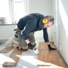 Byggbranschen är en av de näringsgrenar där arbetsorsakade besvär är särskilt vanliga. Ungefär en av tre sysselsatta uppger att de har besvär till följd av arbetet. Mia Åkerman. Arbetsmiljöverket.