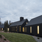 Svart zink kännetecknas av sitt stilrena uttryck och många designmöjligheter. (Foto: Maxime Brouillet/Booth Hansen)