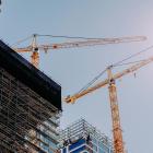 Lyftrkranar och bostadsbyggande. Foto:  Frames For Your Heart /  Frames For Your Heart